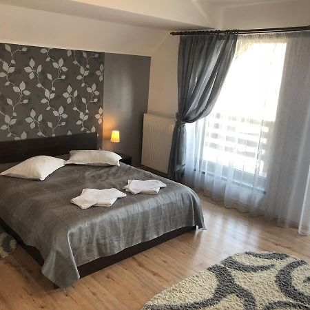 Hotel Boutique Garden Resort By Brancoveanu موغيتْشي دي يوس المظهر الخارجي الصورة