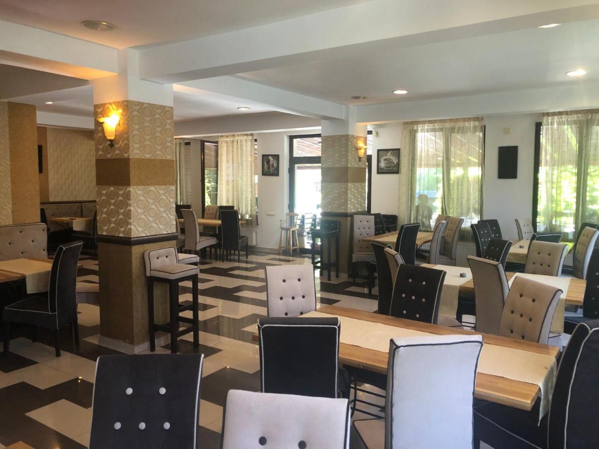 Hotel Boutique Garden Resort By Brancoveanu موغيتْشي دي يوس المظهر الخارجي الصورة