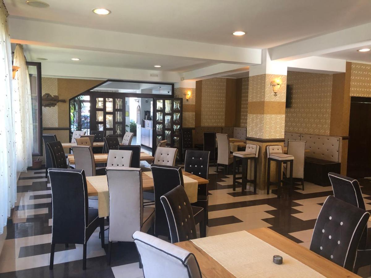 Hotel Boutique Garden Resort By Brancoveanu موغيتْشي دي يوس المظهر الخارجي الصورة