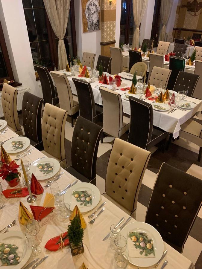 Hotel Boutique Garden Resort By Brancoveanu موغيتْشي دي يوس المظهر الخارجي الصورة