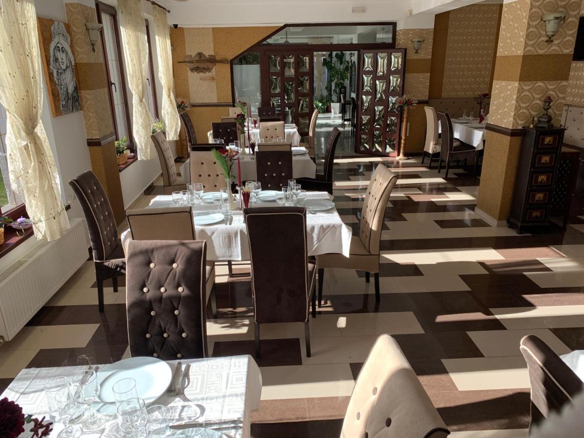 Hotel Boutique Garden Resort By Brancoveanu موغيتْشي دي يوس المظهر الخارجي الصورة